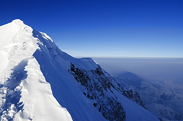 Summit ridge, climbing expedition on Mount McKinley, 6194m, Denali National Park, Alaska, United States of America, North America 