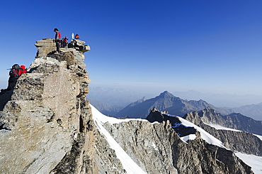 Gran Paradiso, 4061m, highest peak entirely in Italy, Gran Paradiso National Park, Aosta Valley, Italian Alps, Italy, Europe 