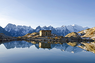 Lac Blanc, Mont Blanc and Aiguilles de Chamonix, Chamonix, Haute-Savoie, French Alps, France, Europe 