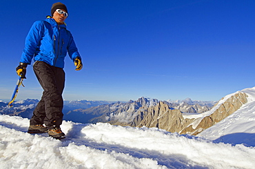 Climber on Mont Blanc, Chamonix, Haute-Savoie, French Alps, France, Europe 