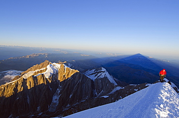 Climber on summit of Mont Blanc, Chamonix, Haute-Savoie, French Alps, France, Europe 