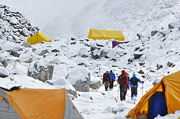 Island Peak base camp, Solu Khumbu Everest Region, Sagarmatha National Park, UNESCO World Heritage Site, Nepal, Himalayas, Asia 