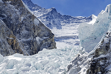 The Khumbu icefall on Mount Everest, Solu Khumbu Everest Region, Sagarmatha National Park, UNESCO World Heritage Site, Nepal, Himalayas, Asia 