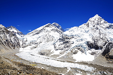 Mount Everest, 8850m, and Nuptse, Khumbu glacier, Solu Khumbu Everest Region, Sagarmatha National Park, UNESCO World Heritage Site, Nepal, Himalayas, Asia 