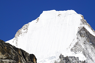 Mount Lingtren, 6714m, Solu Khumbu Everest Region, Sagarmatha National Park, UNESCO World Heritage Site, Nepal, Himalayas, Asia 