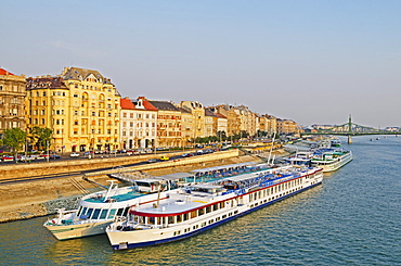 Cruise boats on River Danube, Banks of the Danube, UNESCO World Heritage Site, Budapest, Hungary, Europe