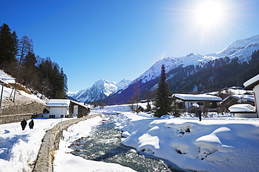 Winter walking trail, Klosters, Graubunden, Swiss Alps, Switzerland, Europe