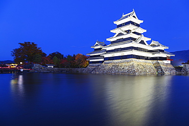 Matsumoto Castle (The Crow Castle) built in 1594, Matsumoto, Nagano Prefecture, Honshu, Japan, Asia