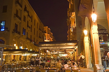 Street side cafe area, Place d'Etoile (Nejmeh Square) at night, downtown, Beirut, Lebanon, Middle East