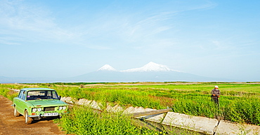 Mount Ararat, 5137m, highest mountain in Turkey photographed from Armenia, Caucasus, Central Asia, Asia