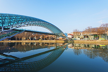 Bridge of Peace on Mtkvari River, Tbilisi, Georgia, Caucasus, Central Asia, Asia