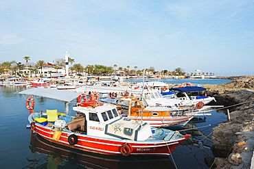 Harbour and 2nd century Temple of Apollo and Athena, Side, Lycia, Turquoise Coast, Anatolia, Turkey, Asia Minor, Eurasia