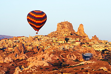 Balloon flight over Goreme, UNESCO World Heritage Site, Goreme, Cappadocia, Anatolia, Turkey, Asia Minor, Eurasia