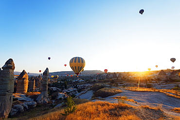 Balloon flight over Goreme, UNESCO World Heritage Site, Goreme, Cappadocia, Anatolia, Turkey, Asia Minor, Eurasia