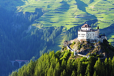 Scuol Tarasp (Tarasp Castle) (Schloss Tarasp), Engadine, Graubunden, Switzerland, Europe