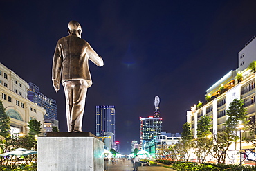 Ho Chi Minh statue, Ho Chi Minh City (Saigon), Vietnam, Indochina, Southeast Asia, Asia