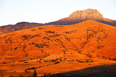 Betsileo village in the afternoon sun, Tsaranoro Valley, Ambalavao, central area, Madagascar, Africa