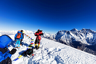 Summit of Ama Dablam, 6812m, view of Everest, Sagarmatha National Park, UNESCO World Heritage Site, Khumbu Valley, Nepal, Himalayas, Asia