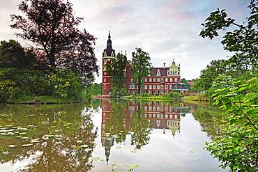 Neues Schloss Castle, built by Prince Hermann von Puckler-Muskau, UNESCO World Heritage Site, Muskauer Park, Bad Muskau, Saxony, Germany, Europe