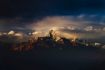 Machapuchare (Machhapuchhre) (Fish Tail) mountain, in the Annapurna Himal of north central Nepal, Nepal, Himalayas, Asia