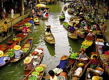 Damnoensaduak floating market, Thailand