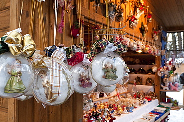 Christmas decorations of angels in glass balls at stall, Christmas Market at Schlosspark, Steyr, Oberosterreich (Upper Austria), Austria, Europe