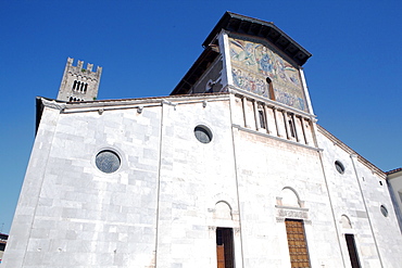 San Frediano facade, Lucca, Tuscany, Italy, Europe