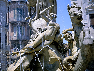 Diana fountain, Siracusa (Syracuse), island of Sicily, Italy, Mediterranean, Europe