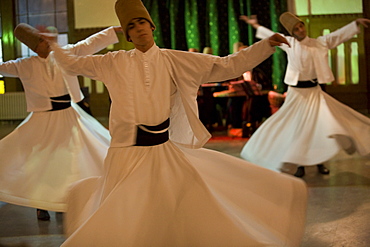 Drevish mystic dance at the Sirkeci station, Istanbul, Turkey, Asia Minor, Eurasia