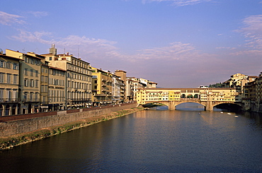 Ponte Vecchio over the Arno River, Florence, UNESCO World Heritage Site, Tuscany, Italy, Europe