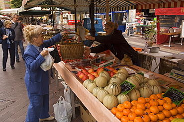 Marche aux Fleurs, Cours Saleya, Nice, Alpes Maritimes, Provence, Cote d'Azur, French Riviera, France, Europe