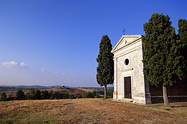 Vitaleta Christian chapel near Pienza, Val d'Orcia, Siena Province, Tuscany, Italy, Europe