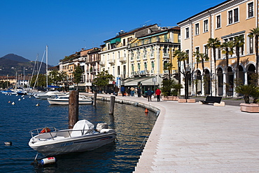 Lungolago Zanardelli, Salo, Lake Garda, Lombardy, Italian Lakes, Italy, Europe