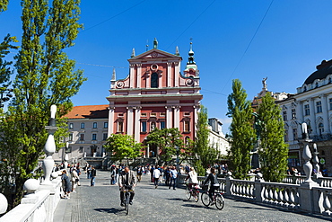 Franciscan Church of the Annunciation and Triple Bridge, Ljubljana, Slovenia, Europe