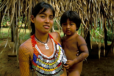 Embera woman and child, Soberania Forest National Park, Panama, Central America