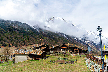 The village of Tignet in the Gran Paradiso National Park, Aosta Valley, Italy, Europe