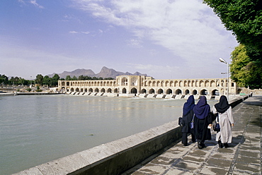 Khaju Bridge, Isfahan, Iran, Middle East