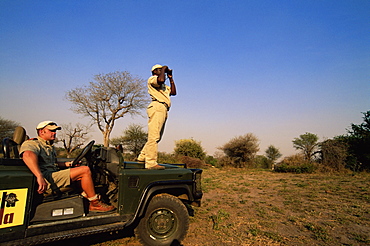 Looking out for wildlife, Mala Mala Game Reserve, Sabi Sand Park, South Africa, Africa