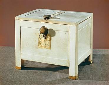 Ivory jewel chest from the tomb of the pharaoh Tutankhamun, discovered in the Valley of the Kings, Thebes, Egypt, North Africa, Africa