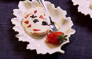 Cream and wild fruit, Italy