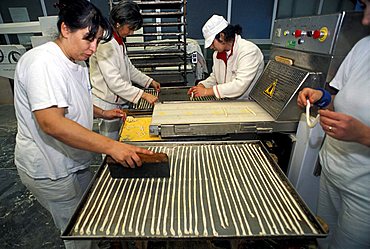 Preparation of breadstick, Il Germoglio bakery, Acqui Terme, Piedmont, Italy.