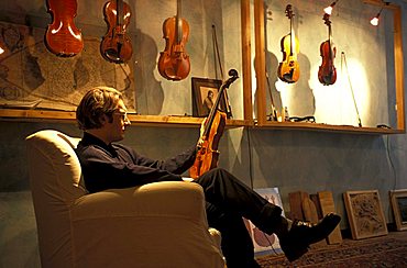 Riccardo Bergonzi lute-maker, Cremona, Lombardy, Italy