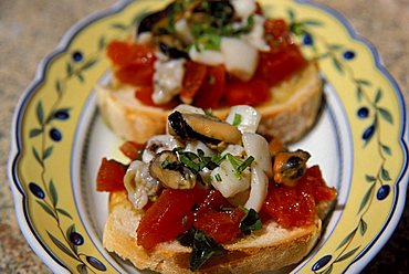 Toasted bread seasoned with shellfish, "Il Grembo" Restaurant, Isola Del Giglio, Toscana, Tuscany, Italy