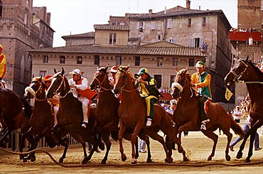 Starting the Palio with the "Mossa", Siena, Tuscany, Italy 