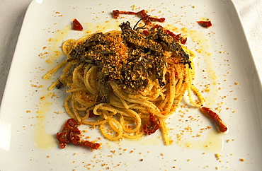 Spaghetti with artichokes, Osteria dei Vespri, Palermo, Sicily, Italy