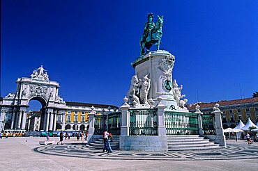 Dom Josè I equestrian statue, Piazza De Comercio, Lisbona, Portugal, Europe 