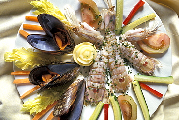 Mussels and crawfish with vegetables, Italy