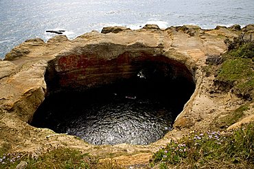 Devil's Punch Bowl, Oregon, United States of America (U.S.A.), North America