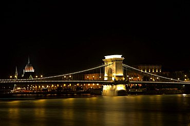 Szechenyi Chain bridge spans the Danube river between Buda and Pest, Hungary, Europe