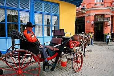 Carriage, Ambos Mundos hotel, Havana, Cuba, West Indies, Central America 